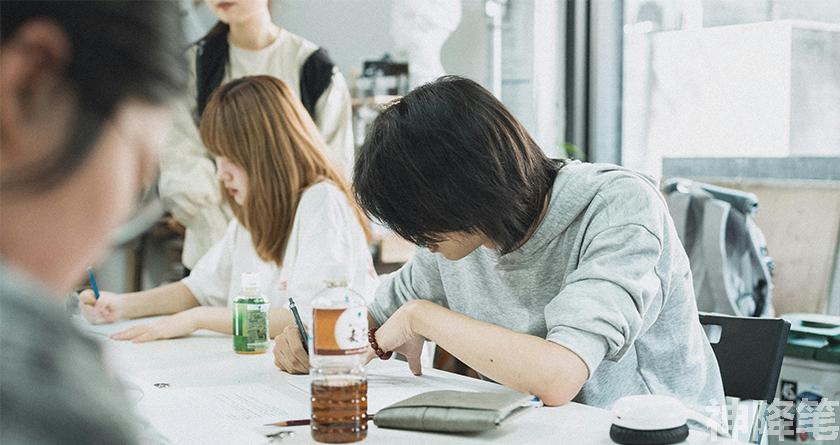 神降笔,神降笔降AIGC,神降笔论文修改,神降笔论文查重,神降笔论文检测,论文查重检测系统,神降笔论文改重,智能论文降重,神降笔论文降重软件